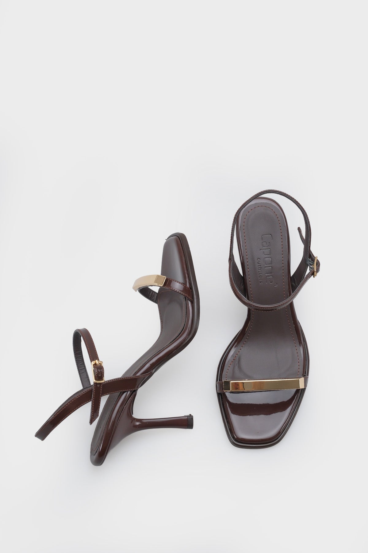 Reggi Küt Burunlu Metal Tek Bantlı Orta Topuklu Bilekten Bantlı Kadın Ayakkabı