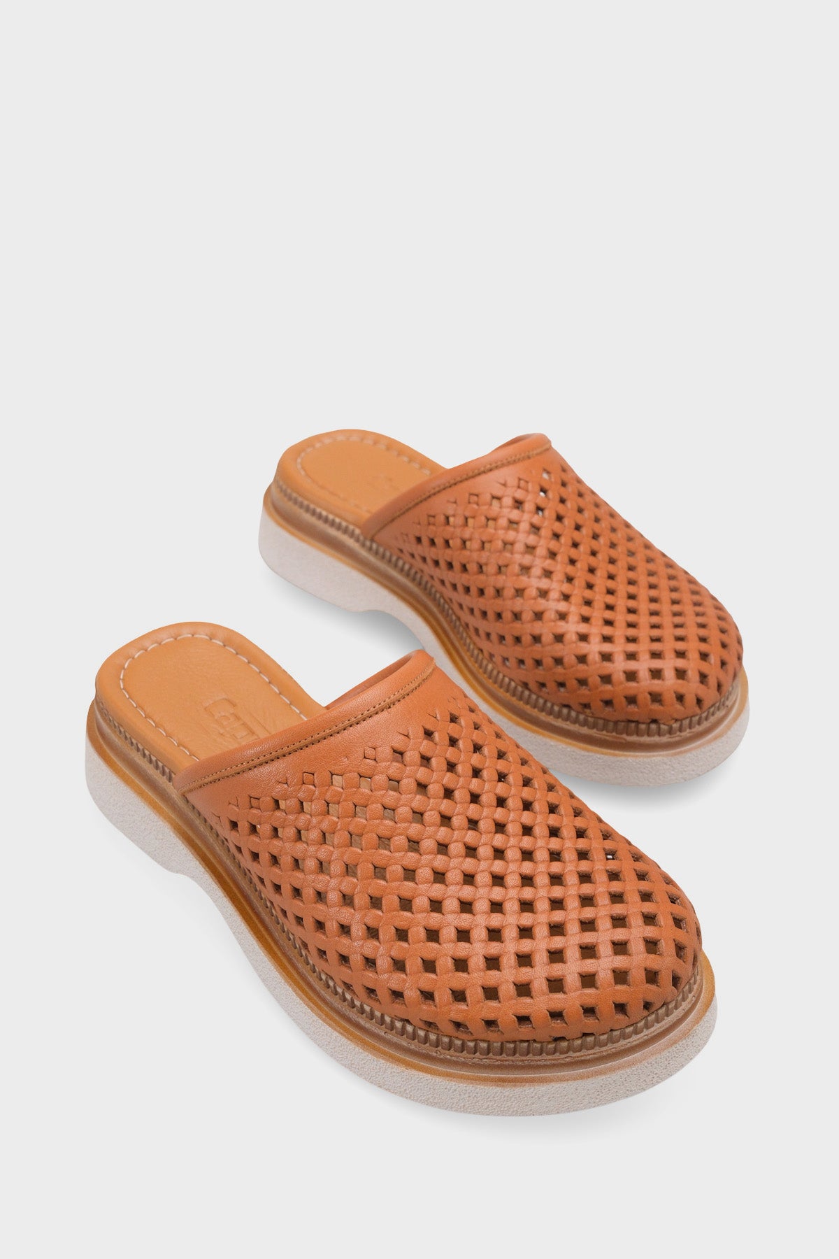 Madelle Hakiki Deri Dolgu Topuk Zımbalı Kadın Sabo