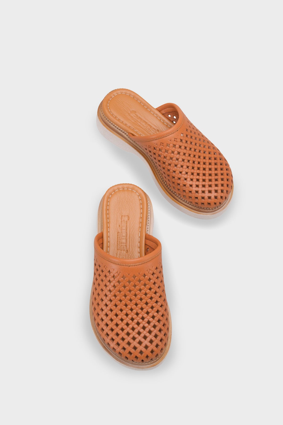 Madelle Hakiki Deri Dolgu Topuk Zımbalı Kadın Sabo