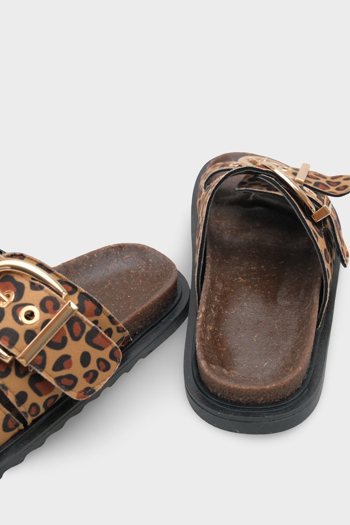 Zelda Düz Topuklu Metal Tokalı Konfor Kadın Terlik