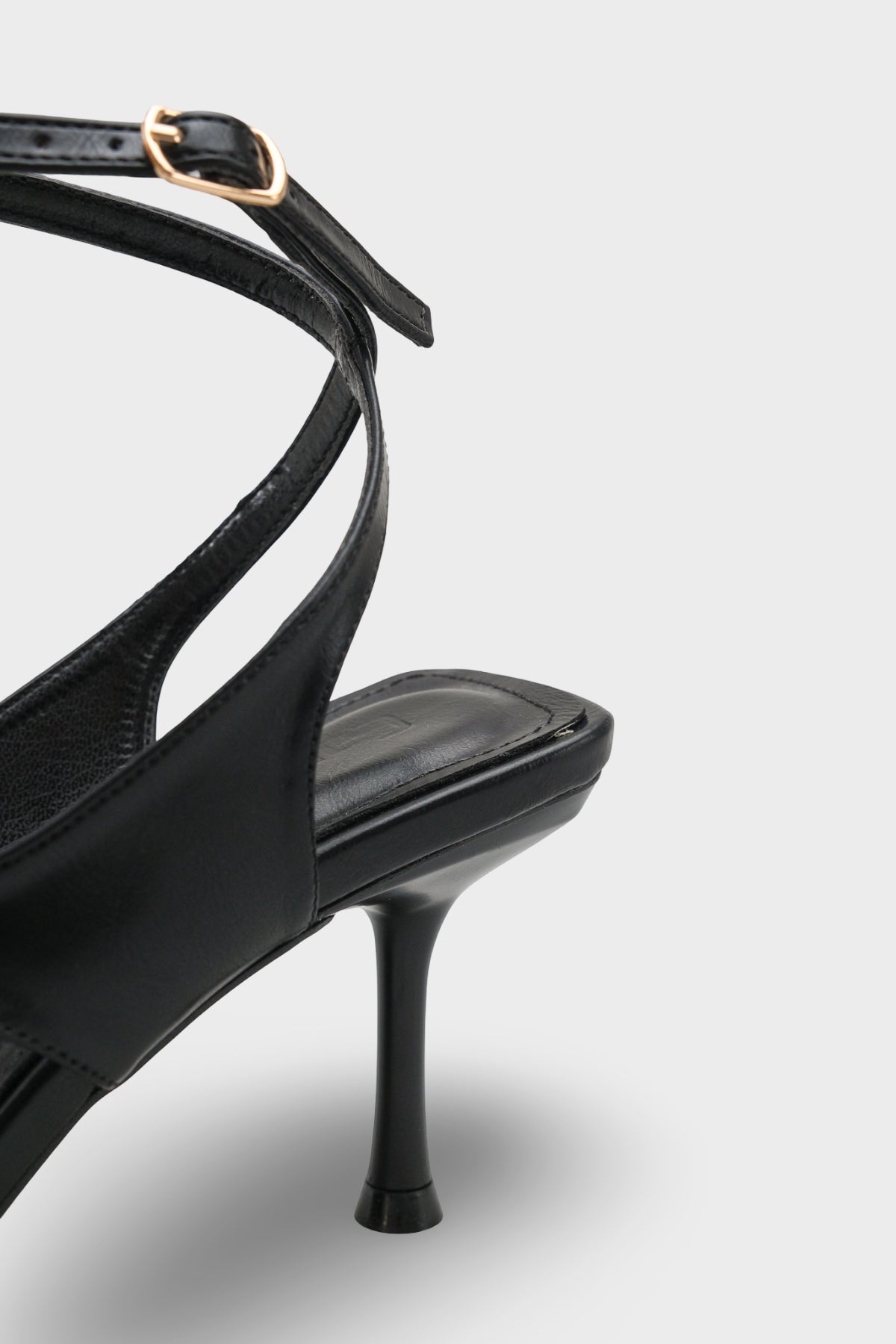 Suzie Kadın Parmak Arası Sandalet